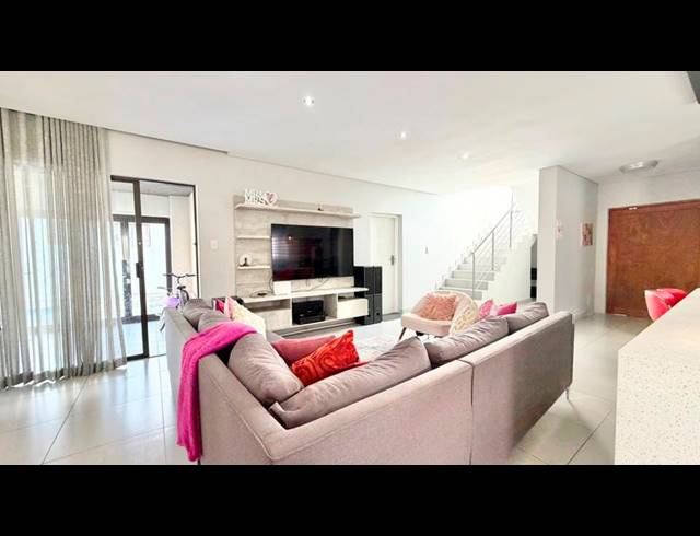 4 BEDROOM HOUSE FOR SALE IN SUMMERFIELDS ESTATE